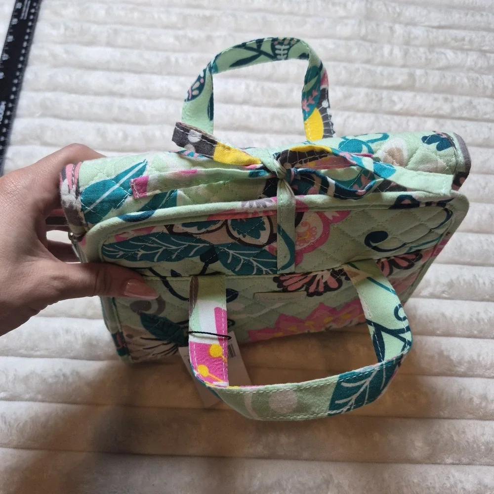 Vera Bradley Mint Flowers hanging quilted travel toiletry cosmetic bag